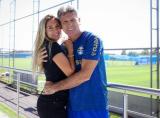 Filha de Renato Gaúcho Carolina Portaluppi posa de biquíni e comemora vitória do Grêmio