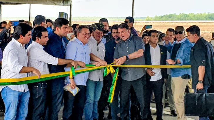 Bolsonaro visita Maranhão para inaugurar trecho de 3,7 km da BR-135 — Foto: Alex Barbosa