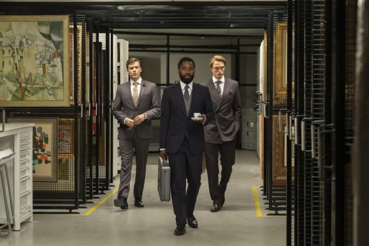 Jack Cutmore-Scott, John David Washington e Robert Pattinson em cena de 'Tenet' — Foto: Divulgação