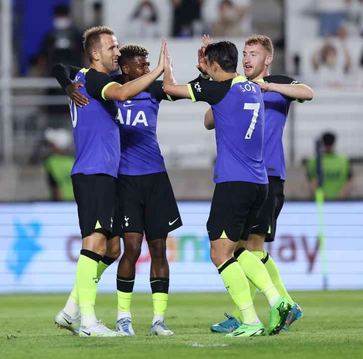 Kane celebra o gol do Tottenham no amistoso deste sábado — Foto: Getty Images