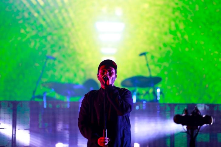 The Weeknd canta e empolga galera do palco Onix do Lollapalooza 2017, em São Paulo — Foto: Marcelo Brandt/G1