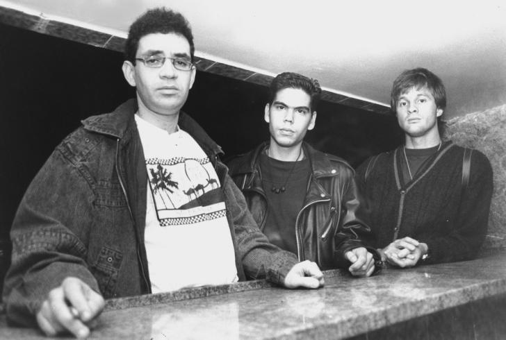 Renato Russo, Dado Villa-Lobos e Marcelo Bonfá, do Legião Urbana, em foto de julho de 1990 — Foto: Alexandre Landau/Estadão Conteúdo/Acervo