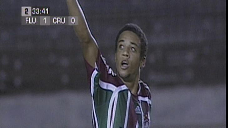 Relembre os gols do lateral-esquerdo Marcelo com a camisa do Fluminense