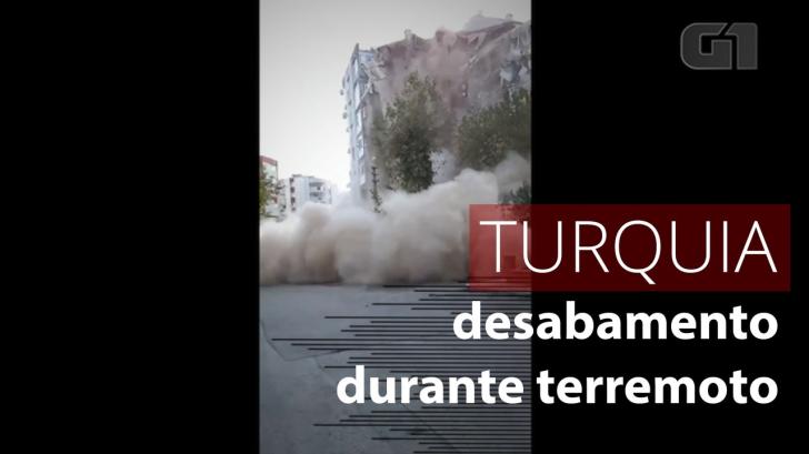 Imagens de redes sociais mostram desabamento durante terremoto na Turquia